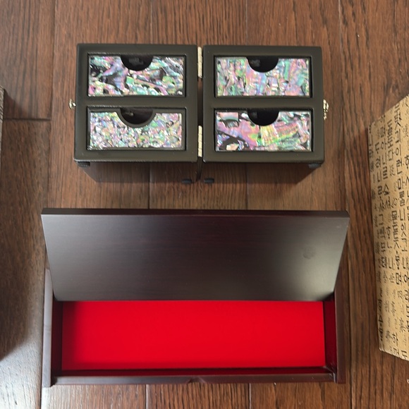 Intricate Korean Storage Boxes - Picture 2 of 3